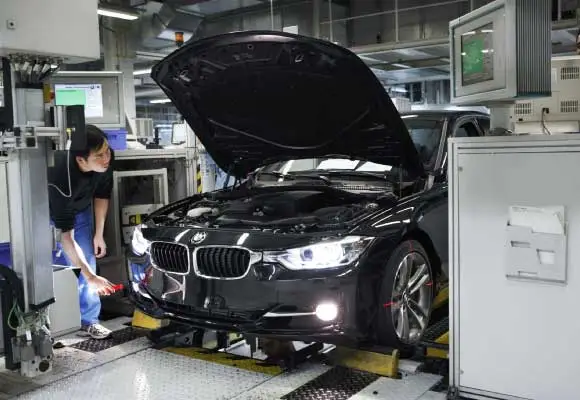 BMW Service Garage