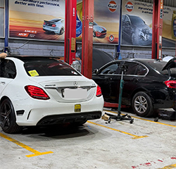 Mercedes garage in dubai